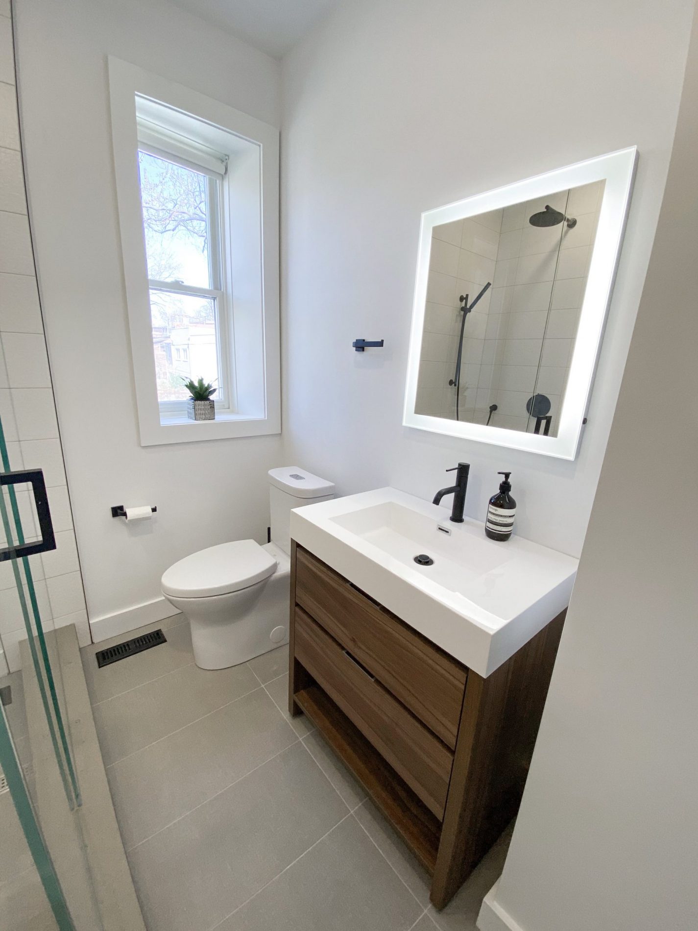 Sussex Ave. – South Annex Toronto Bathroom Renovations - Featured Image