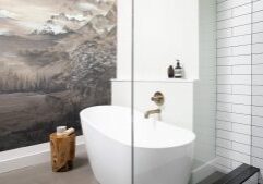 Toronto-Summerhill-Modern-Bathroom-with-Brizio-Litze-Faucets